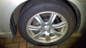 タイヤホイール前