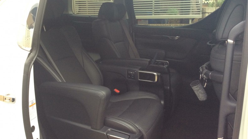 内装後方シート