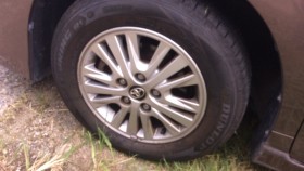 タイヤホイール前