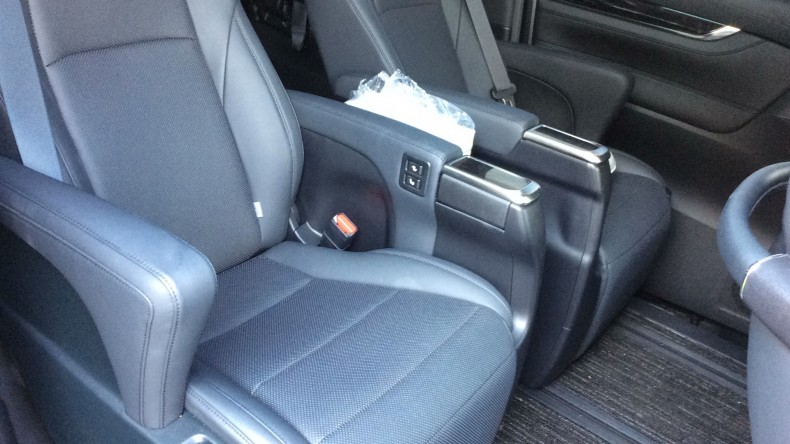 内装後方シート