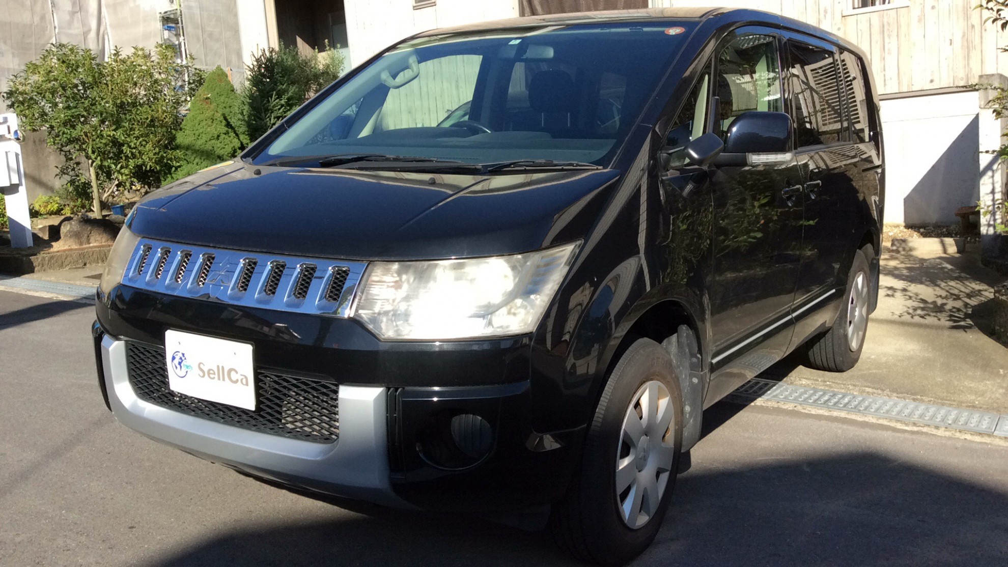 三菱 デリカD:5の車種サムネイル画像