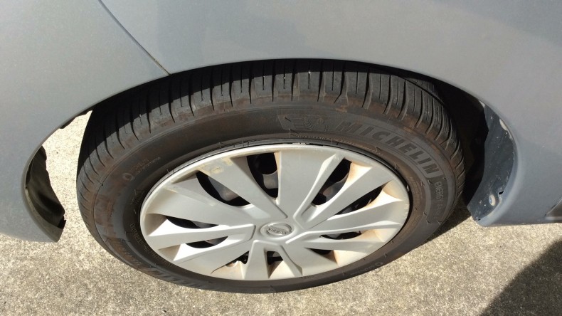 タイヤホイール前