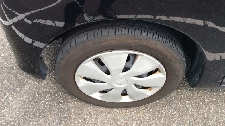 タイヤホイール前