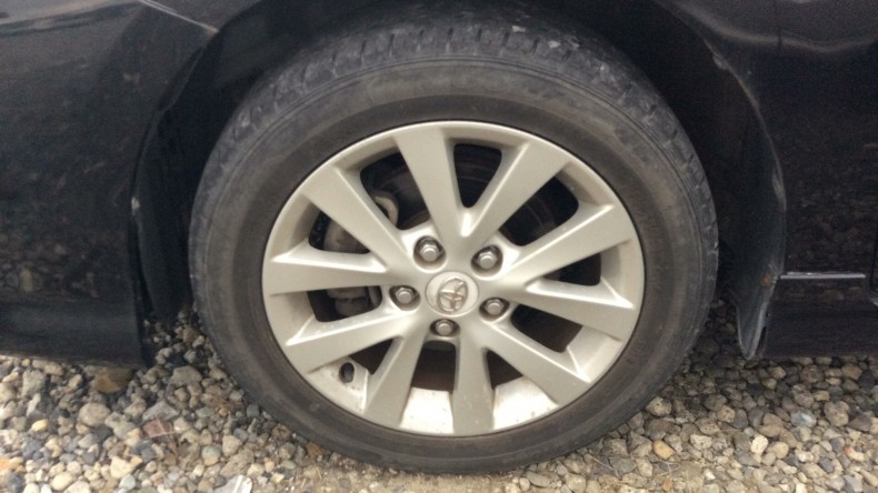 タイヤホイール前