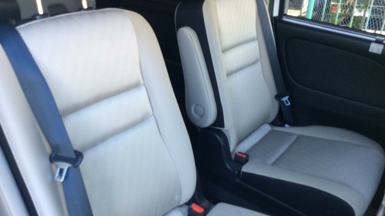 内装後方シート