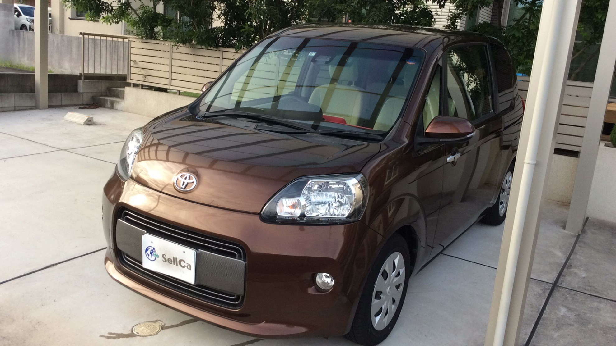 トヨタ　ポルテの車種サムネイル画像