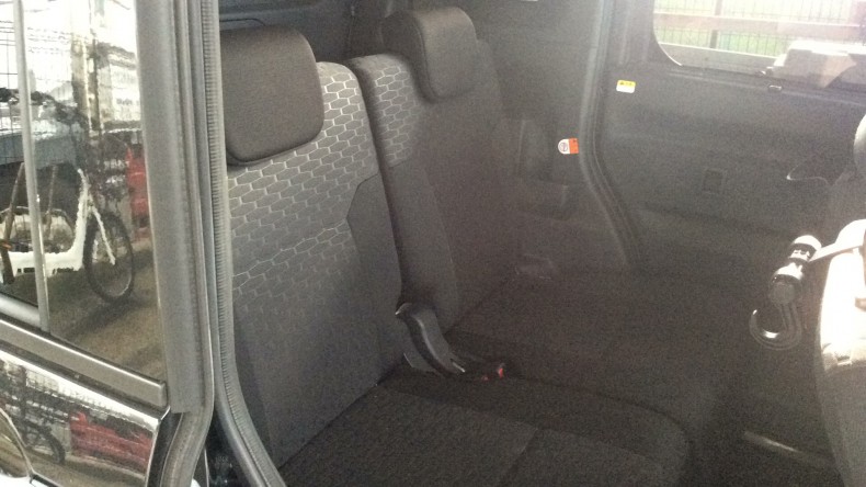 内装後方シート