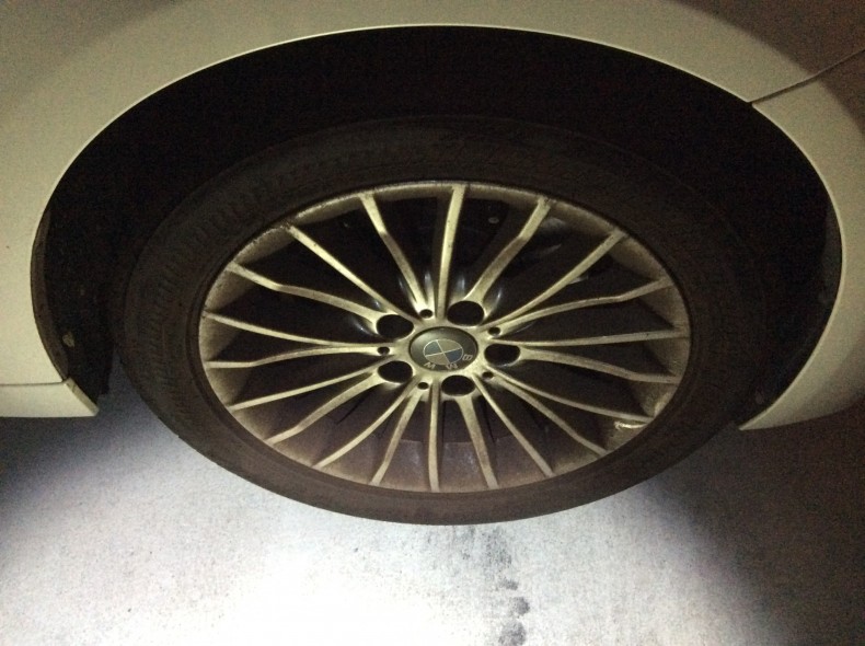 タイヤホイール前