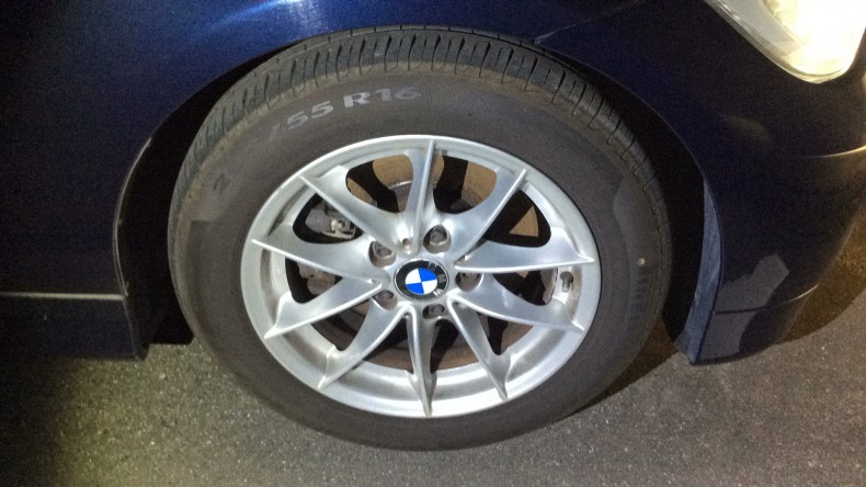 タイヤホイール前