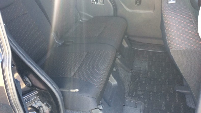 内装後方シート