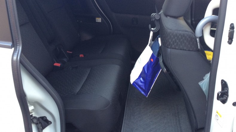 内装後方シート