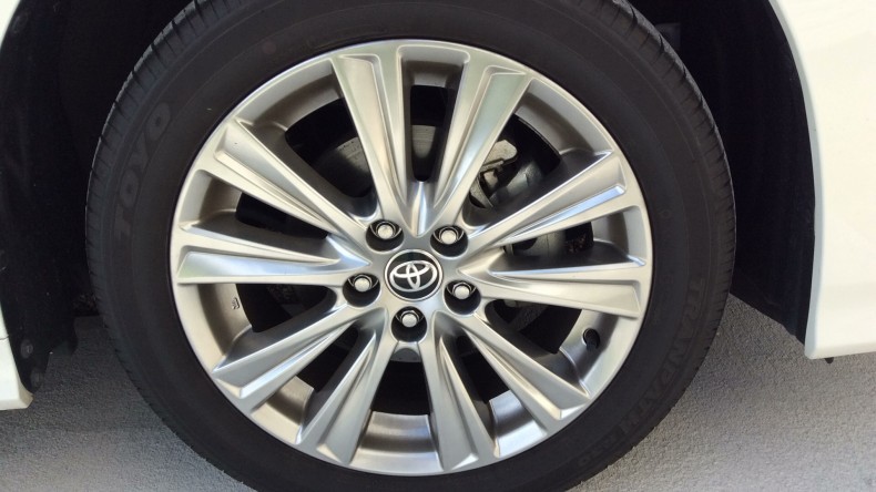 タイヤホイール前