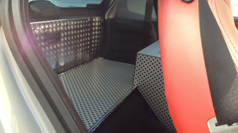 内装後方シート