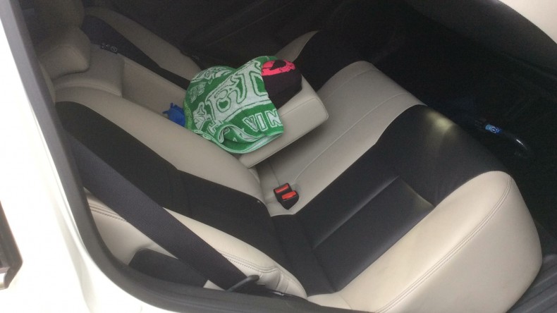 内装後方シート