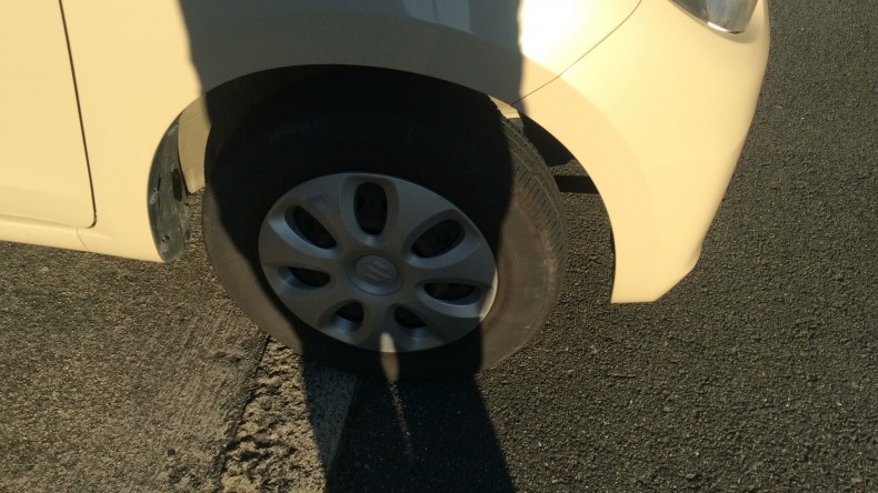 タイヤホイール前