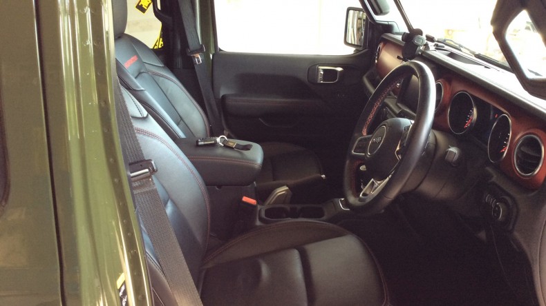 内装前方シート