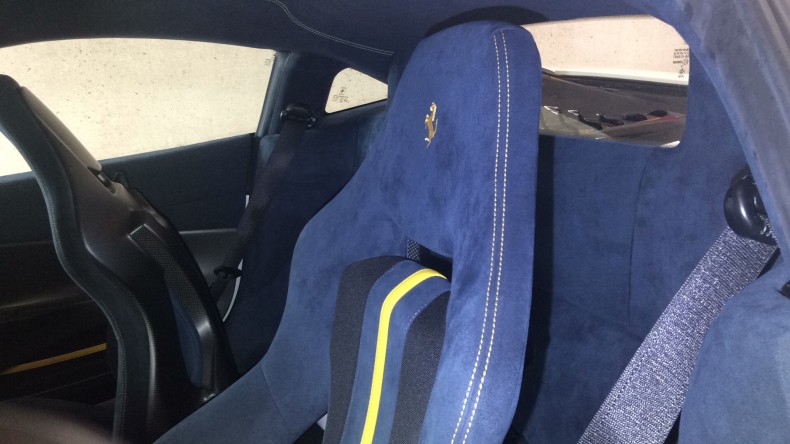 内装後方シート