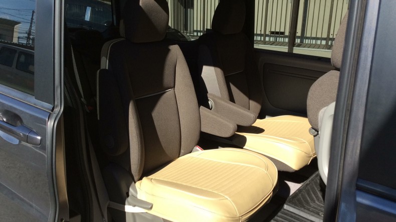 内装後方シート