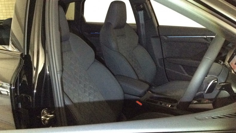 内装前方シート