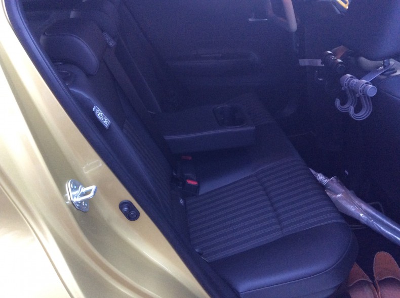 内装後方シート