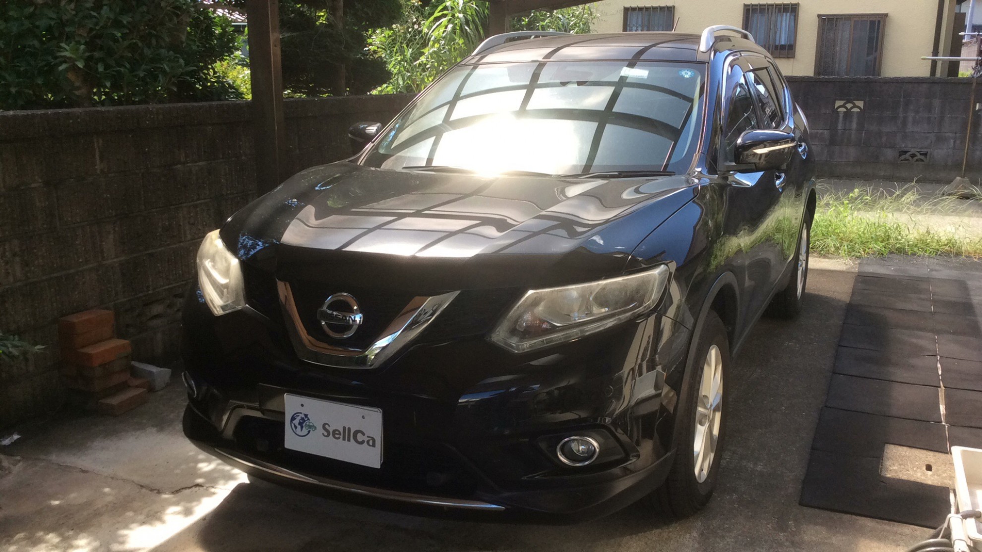 日産　エクストレイルの車種サムネイル画像