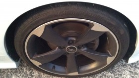 タイヤホイール前