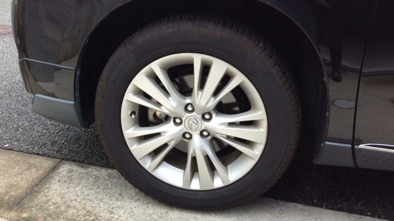 タイヤホイール前