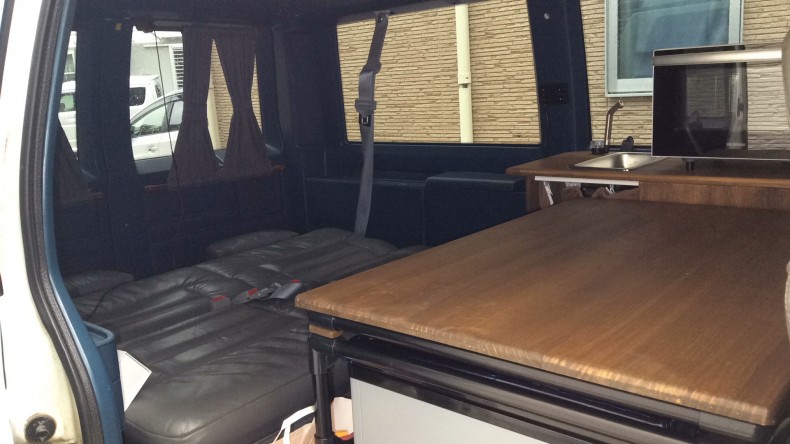 内装後方シート