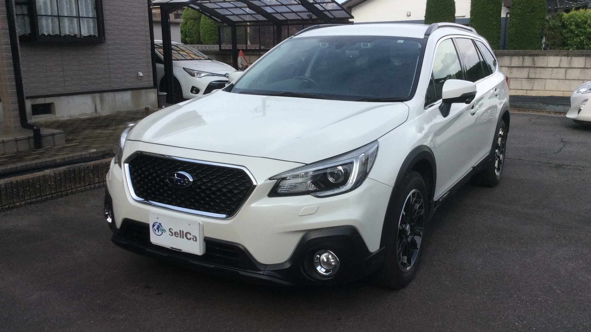 スバル　レガシィアウトバックの車種サムネイル画像