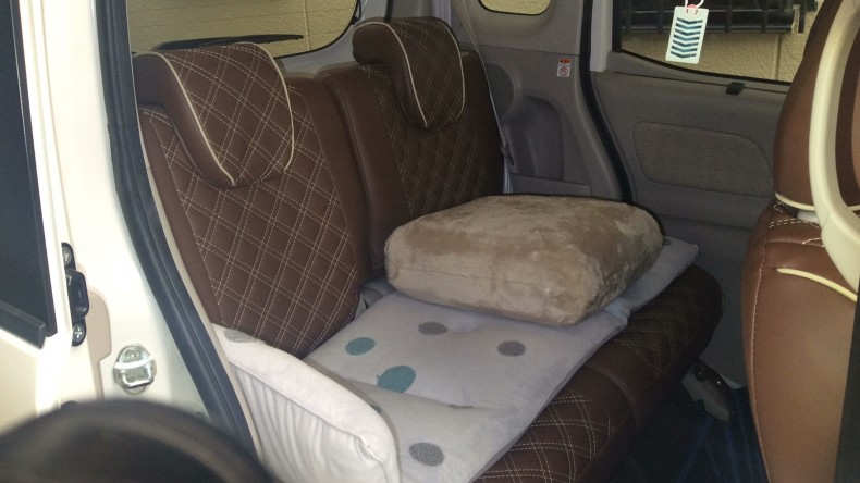 内装後方シート