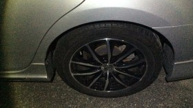 タイヤホイール前