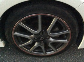 タイヤホイール前