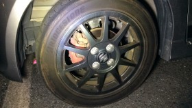 タイヤホイール前