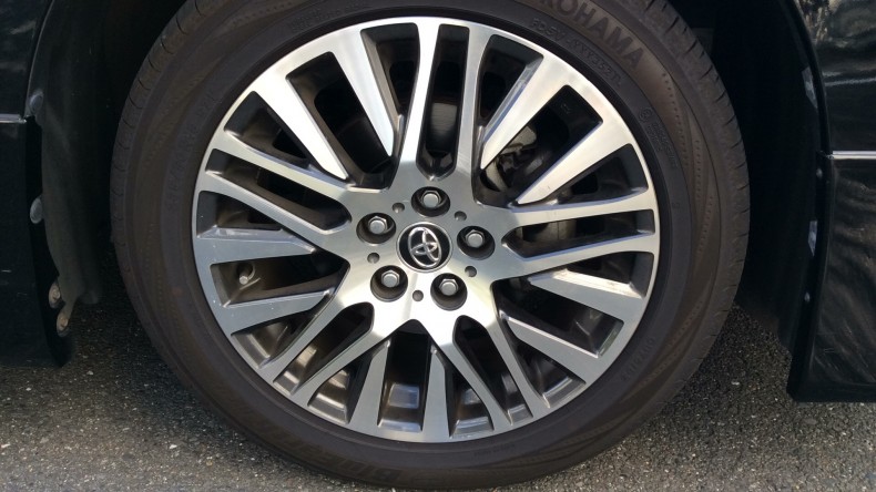 タイヤホイール前