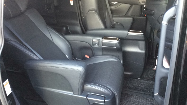 内装後方シート