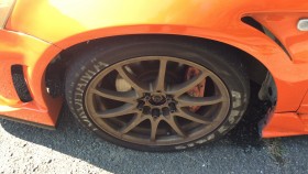 タイヤホイール前