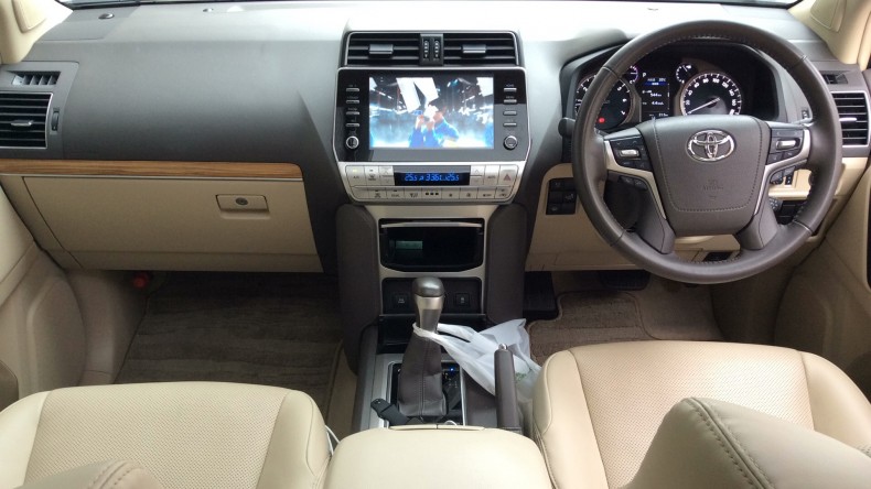 内装インパネ全体