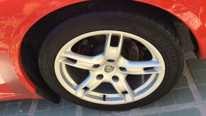 タイヤホイール前