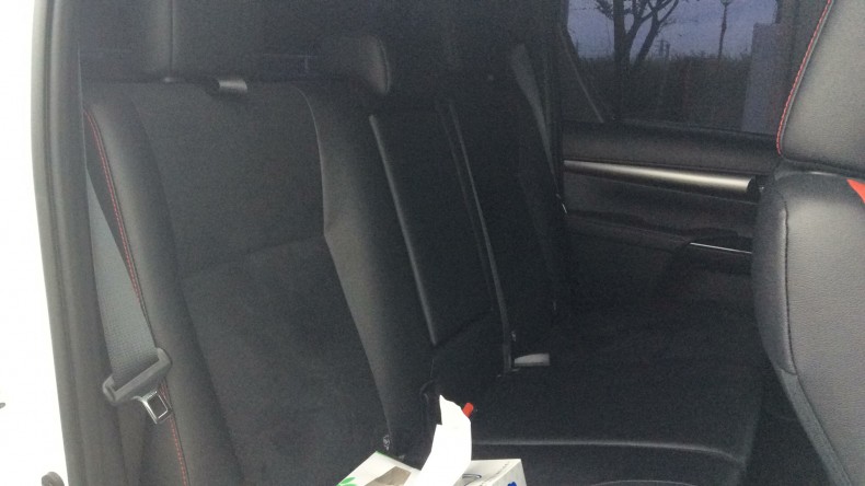 内装後方シート