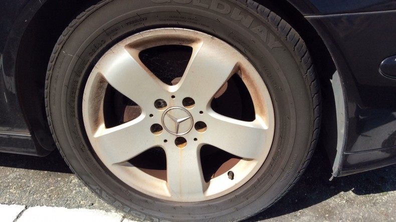 タイヤホイール前