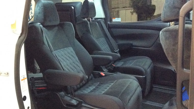 内装後方シート