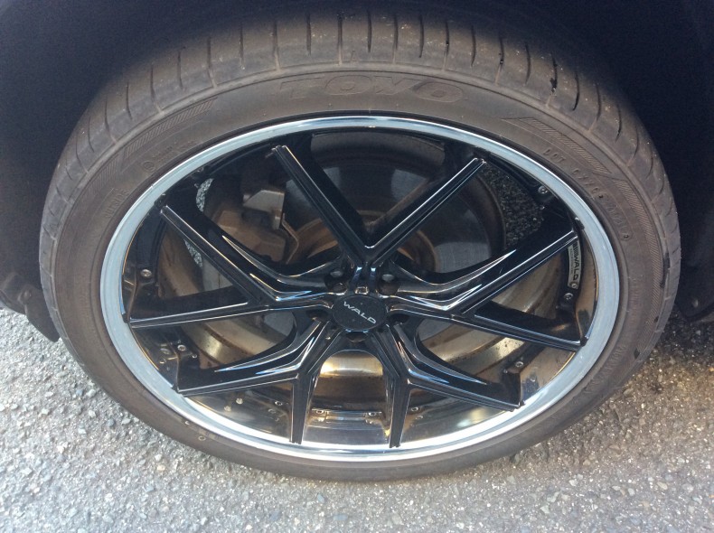 タイヤホイール前