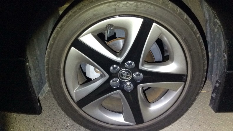 タイヤホイール前