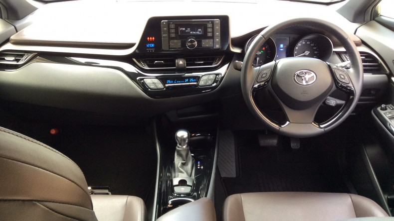 内装インパネ全体