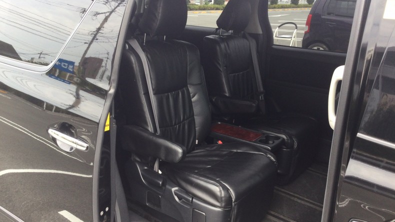 内装後方シート