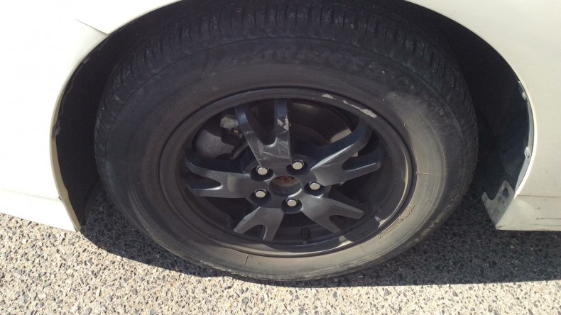 タイヤホイール前