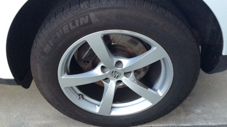 タイヤホイール前