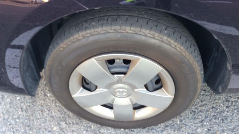 タイヤホイール前