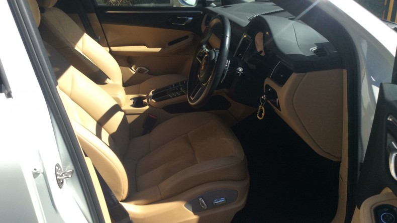 内装前方シート