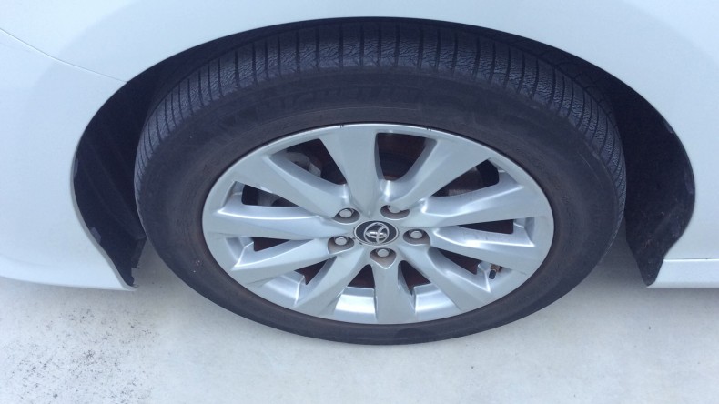 タイヤホイール前